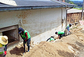 8月3日（木）泥かき作業