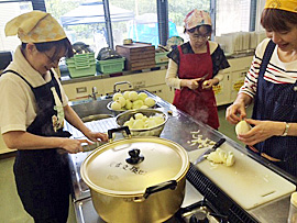 9月2日（土）炊き出し準備（らくゆう館）