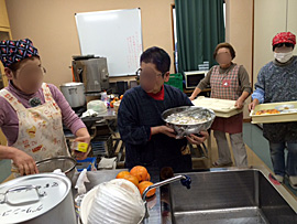 頓田仮設での炊き出し支援