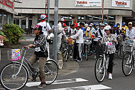 ���z�������Ȃ�ƂƂ��ɁA�ǂ�ǂ�C�����㏸���Ă��܂����B�O���[���R�[�v������������₽�����������������āA�Ăяo���ł��B