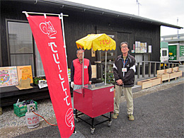 益城町惣領仮設住宅でしめ縄づくり