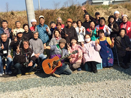 益城町惣領仮設住宅で餅つき大会を開催しました