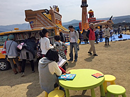 西原村 えほんバス