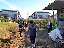 木山仮設団地西地区の草刈り