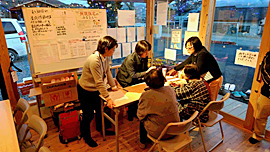 朝倉市による「おたすけキット」の説明会