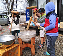 秋津サロン（餅つき大会）