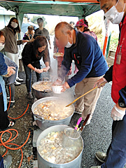 惣領仮設団地の「芋煮会」