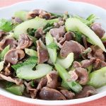 砂ずりスライスとセロリの中華炒め