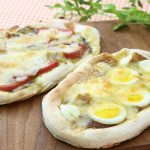 手のばしナンで簡単カレーピザ