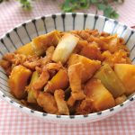 鶏小間切とバレイショの甘辛煮