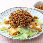 キャベツと厚あげのカレー肉みそかけ