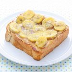 ミニ食パンでバナナとピーナッツクリームのトースト