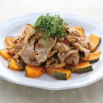 豚肉とまいたけのさっぱり炒め、蒸しかぼちゃ添え